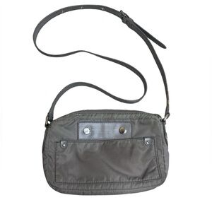 Marc Jacobs Preppy Nylon
Natasha Army Green Purse & Navy
Wallet Mini Cro…